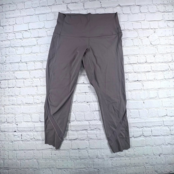 Lululemon Pants - Lululemon Capri Leggings Womens 10 Lavender Excellent Scalloped Hem Mesh Accent